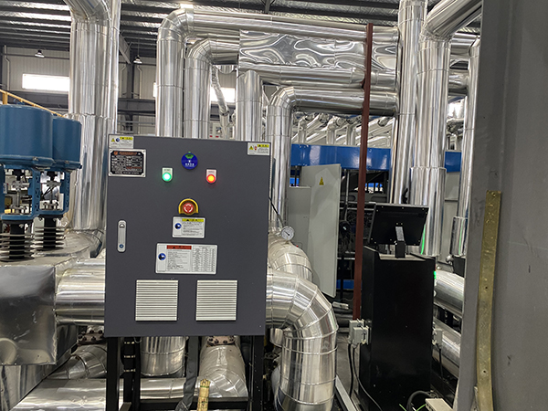 復(fù)合材料壓油溫機(jī)2