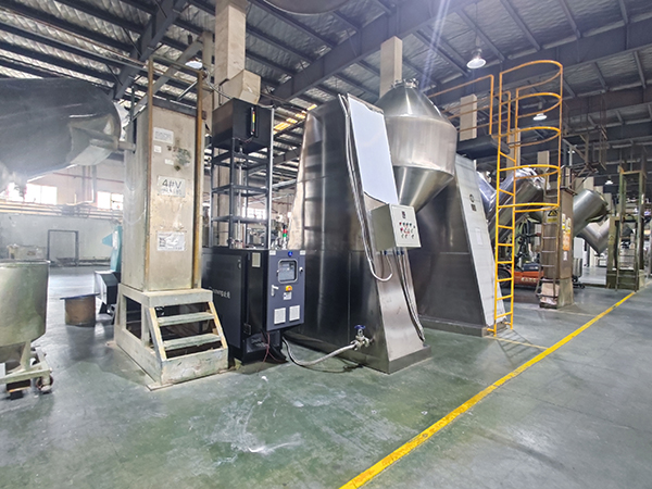 雙錐干燥模溫機(jī) 雙錐干燥模溫機(jī)