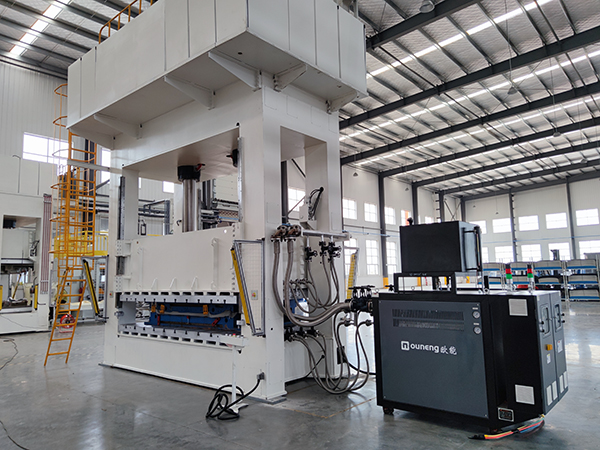 內(nèi)飾件模具加熱模溫機(jī) 內(nèi)飾件模具加熱模溫機(jī)