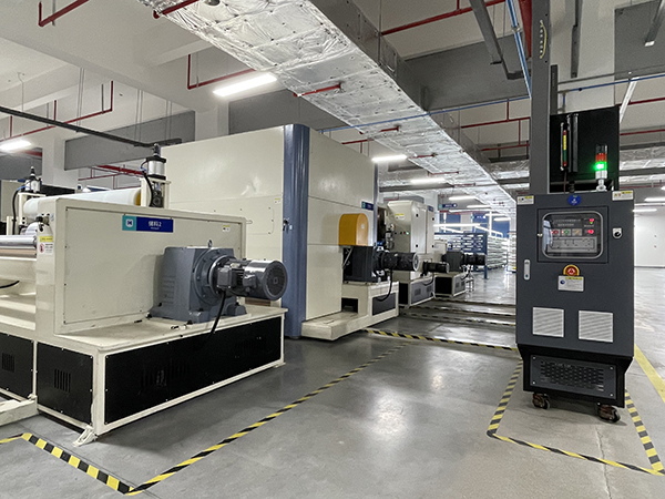 壓延薄膜控溫模溫機(jī) 壓延薄膜控溫模溫機(jī)