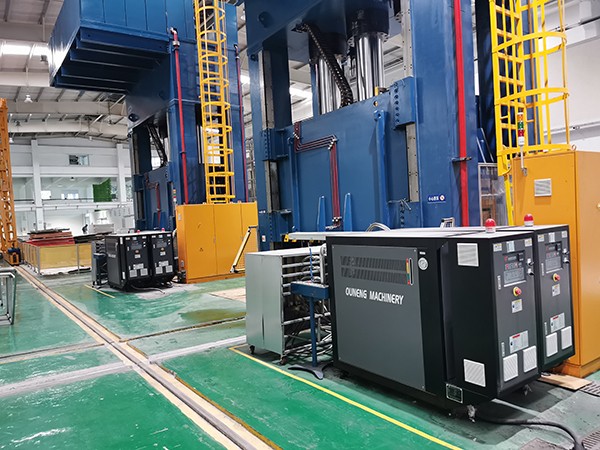 玻璃鋼一體油溫機(jī) 玻璃鋼一體油溫機(jī)