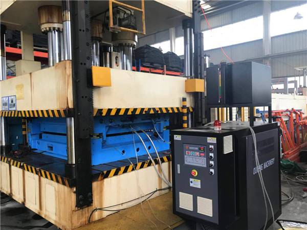 SMC行業(yè)中模溫機(jī)運(yùn)用的問題